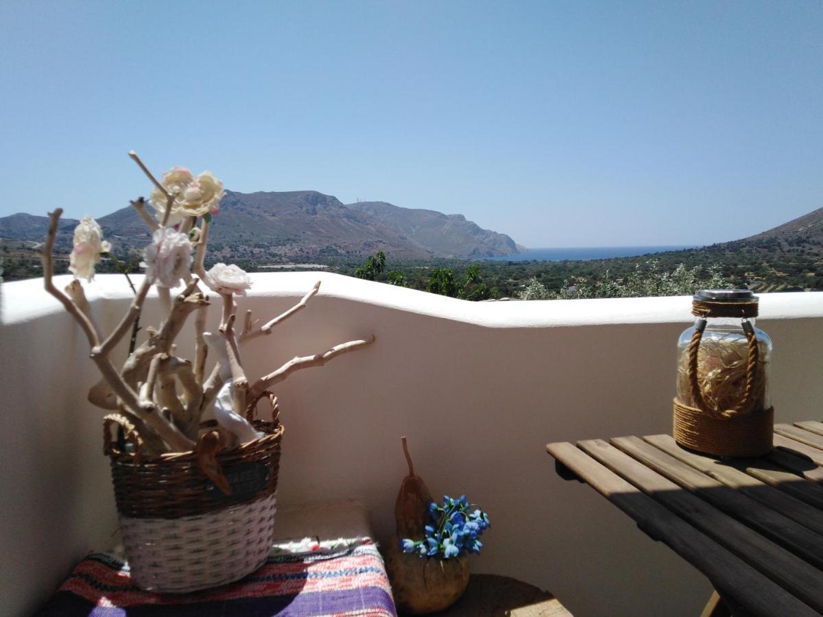 Tilos Island House Megalon Chorion  ภายนอก รูปภาพ
