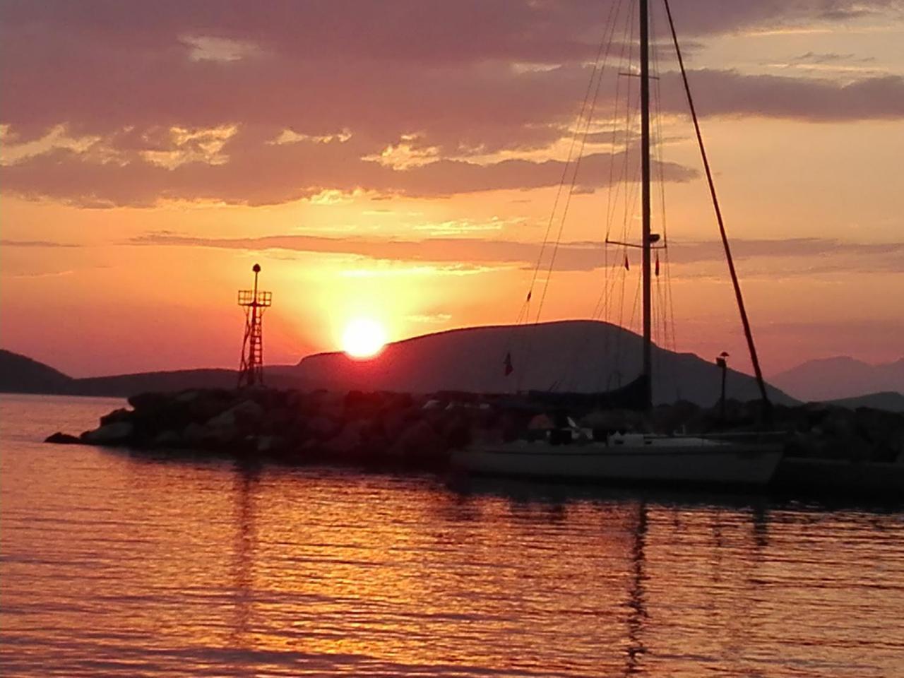 Tilos Island House Megalon Chorion  ภายนอก รูปภาพ
